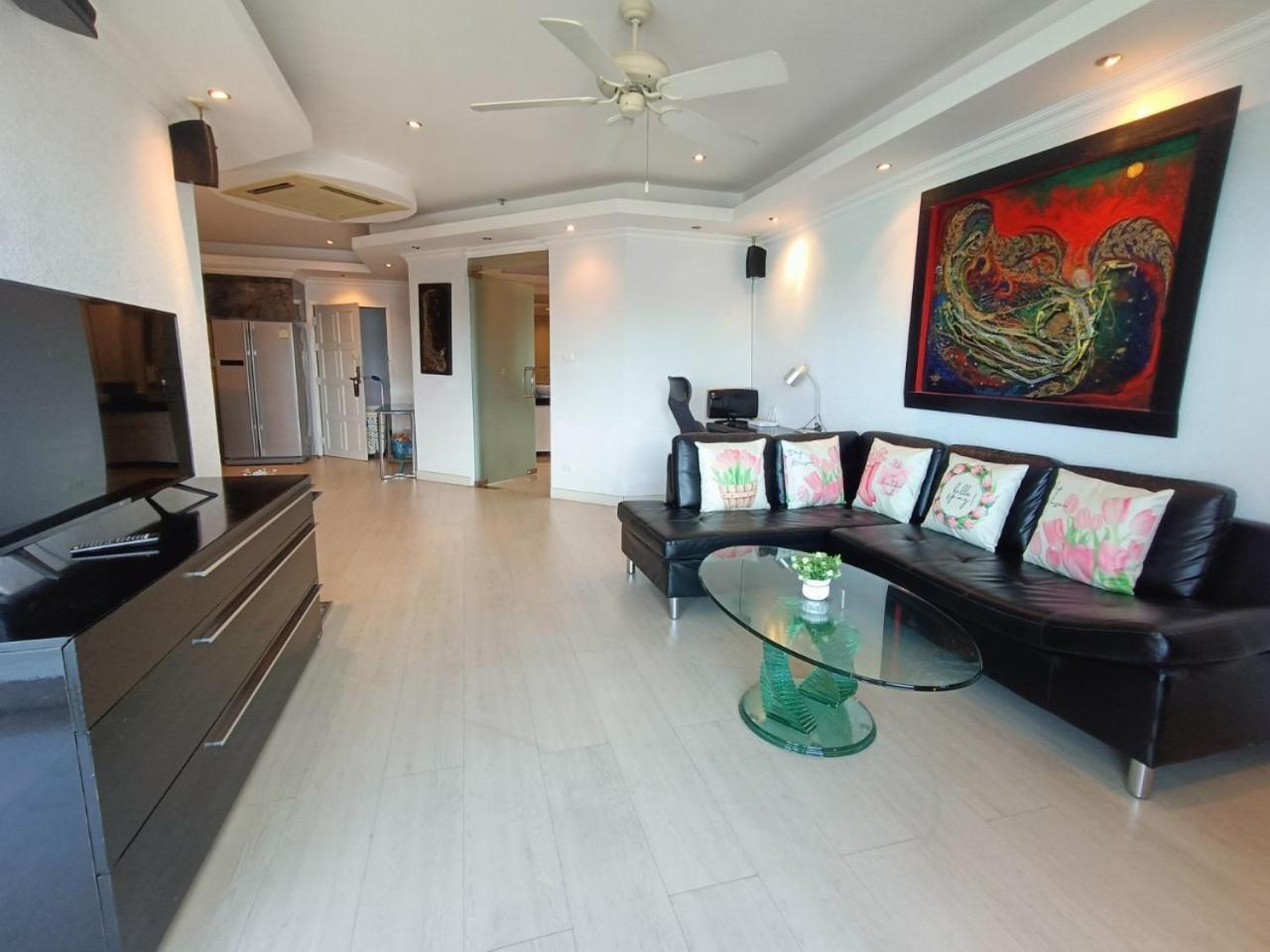 View Talay 6 Pattaya Beach Apartment By Honey Exterior photo