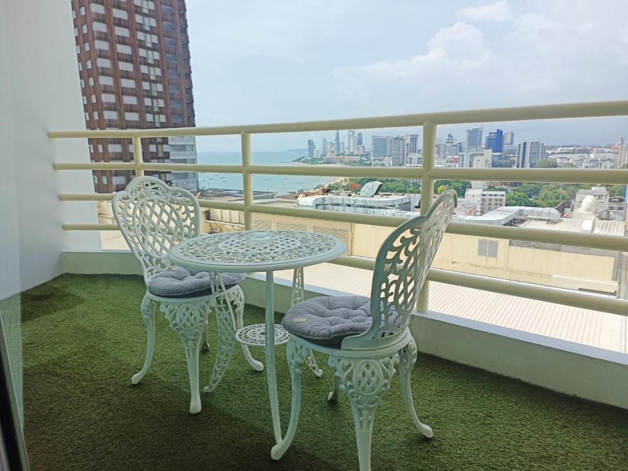 View Talay 6 Pattaya Beach Apartment By Honey Exterior photo