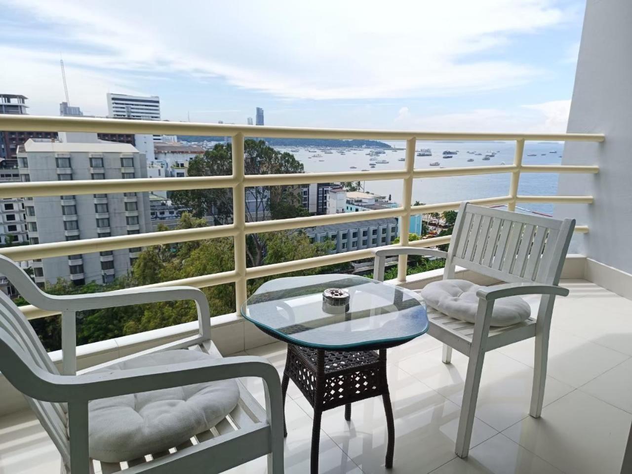 View Talay 6 Pattaya Beach Apartment By Honey Exterior photo