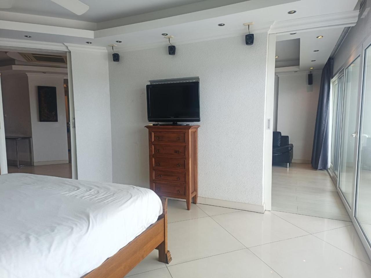 View Talay 6 Pattaya Beach Apartment By Honey Exterior photo