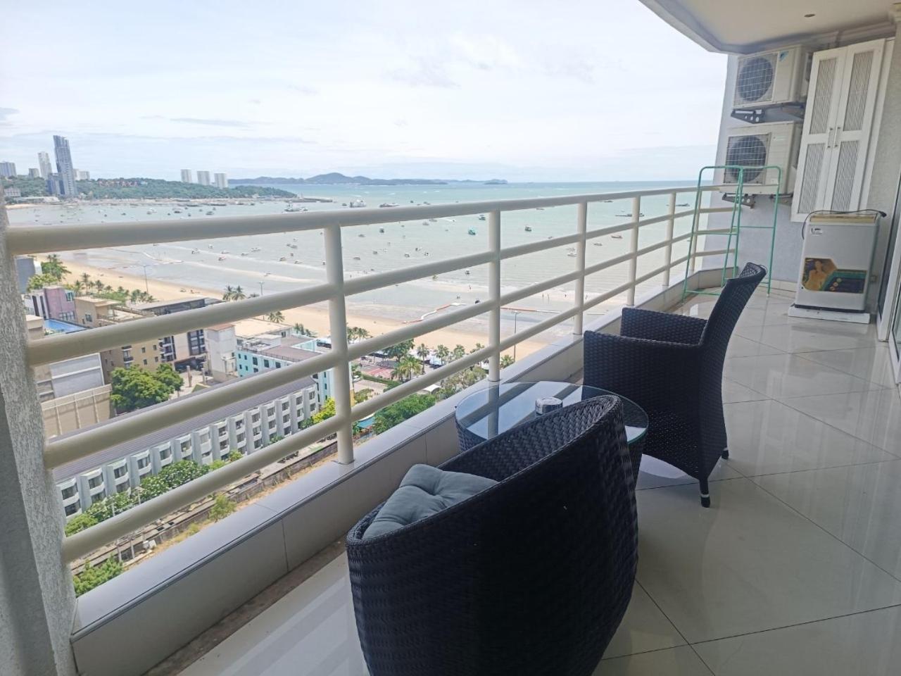 View Talay 6 Pattaya Beach Apartment By Honey Exterior photo