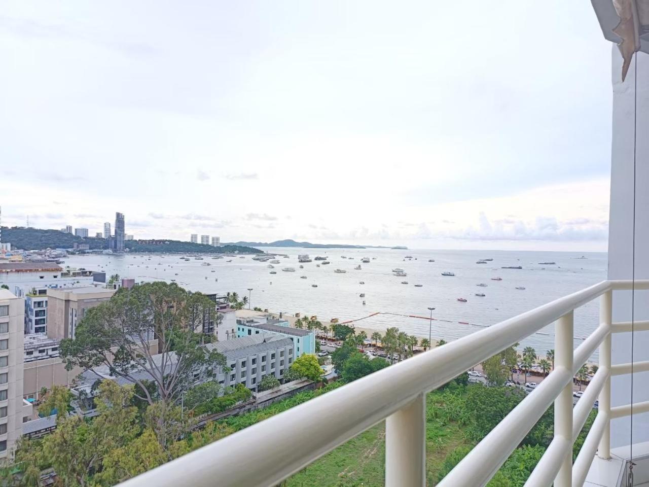View Talay 6 Pattaya Beach Apartment By Honey Exterior photo